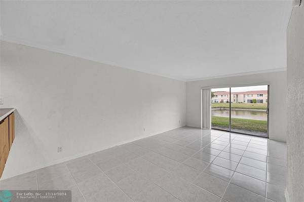 Coral Springs, FL 33071,10149 Twin Lakes Dr  #2-B