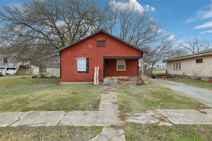 918 S Okfuskee Avenue, Wewoka, OK 74884