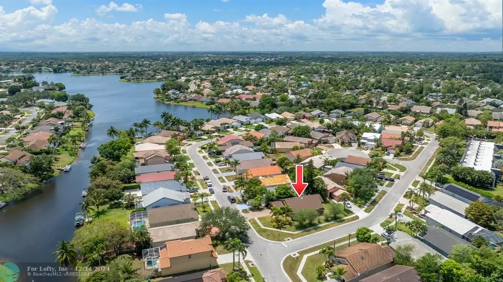 741 Lake Wellington Dr, Wellington, FL 33414