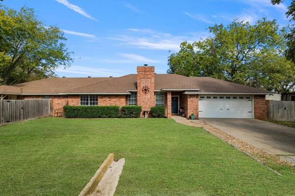 410 S Kirby Street, Pilot Point, TX 76258