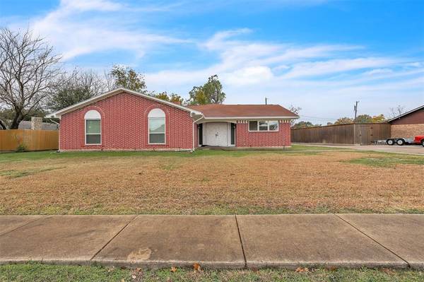 3226 Barnes Bridge Road, Dallas, TX 75228