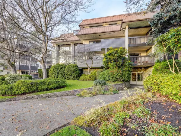 1120 Fairfield Rd #206, Victoria, BC V8V 3A7