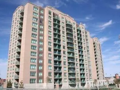 23 Oneida CRES #305, Richmond Hill, ON L4B 0A2