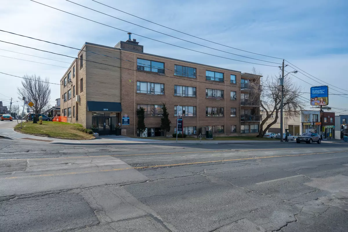 Toronto W03, ON M1K 2R1,2507 Eglinton AVE W #106