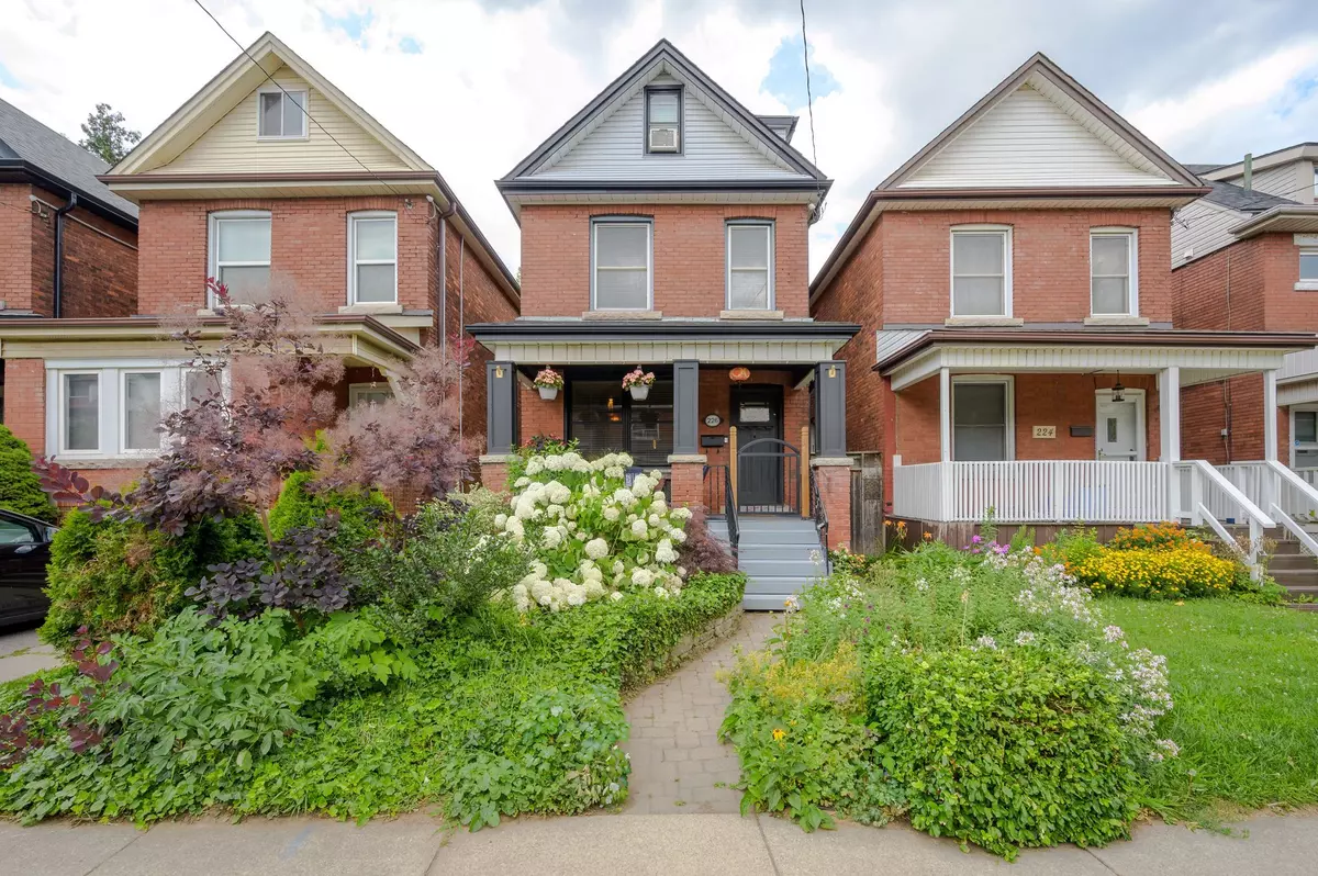 Hamilton, ON L8M 3C1,226 Balsam AVE S