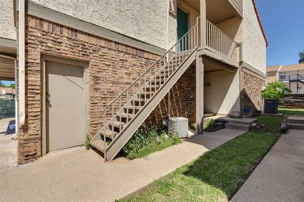 Fort Worth, TX 76116,6512 Hickock Drive #8B