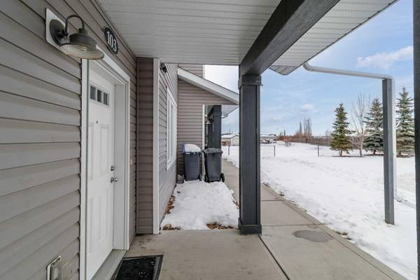 Sylvan Lake, AB T4S 0L9,44 Reid CT ##103