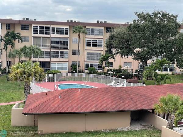 Lauderdale Lakes, FL 33313,2900 NW 47th Ter  #208