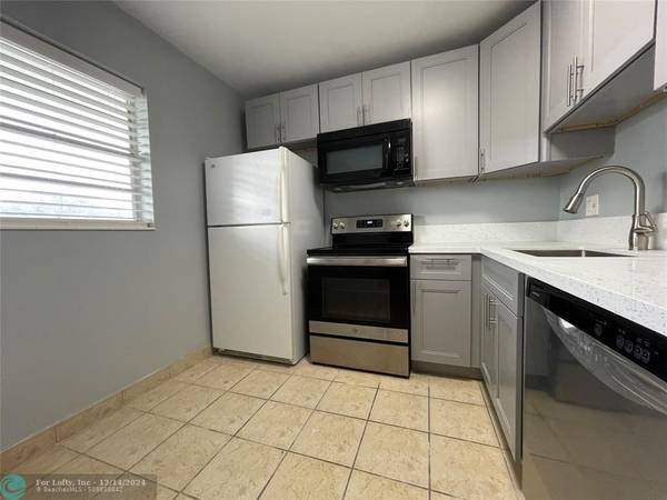 Lauderdale Lakes, FL 33313,2900 NW 47th Ter  #208