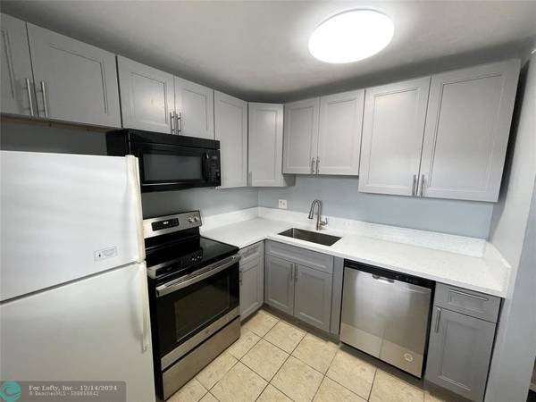 Lauderdale Lakes, FL 33313,2900 NW 47th Ter  #208