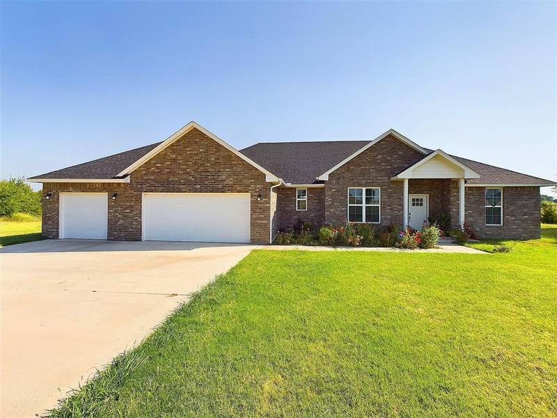 9598 Monterey Drive, Edmond, OK 73025