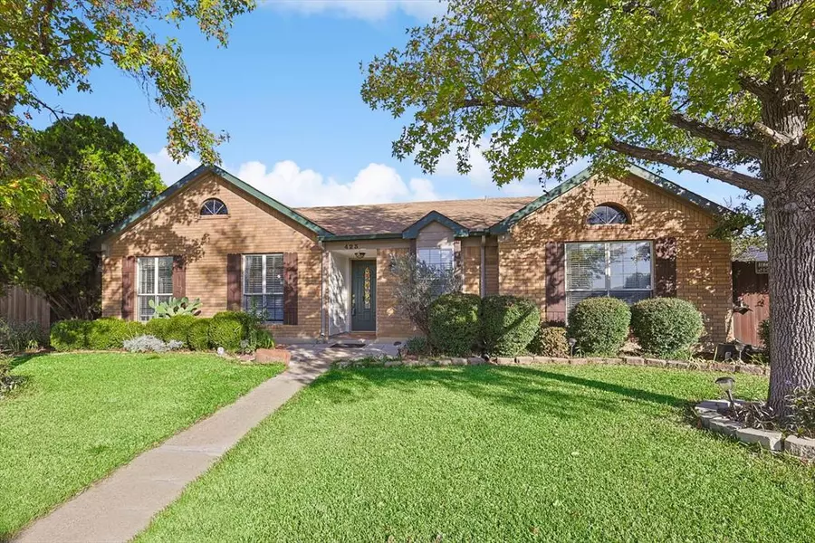 423 Kirkwood Drive, Lewisville, TX 75067