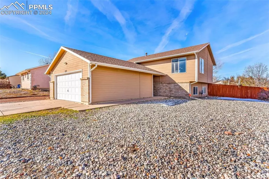 631 S Bow Mar DR, Pueblo West, CO 81007