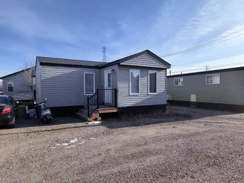 1048 Elk AVE #5, Pincher Creek, AB T0K 1W0