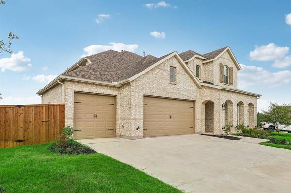 414 N Eagle Point Road, Van Alstyne, TX 75495