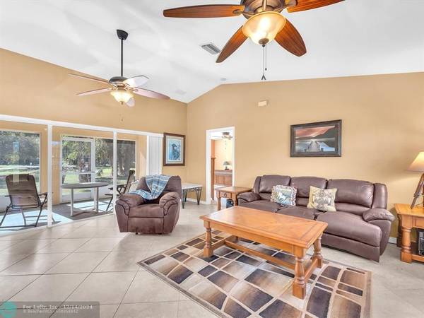 Labelle, FL 33935,465 2nd Ave