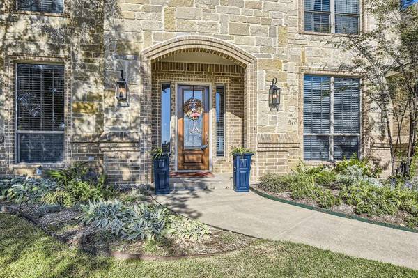 704 Flamingo Circle, Burleson, TX 76028