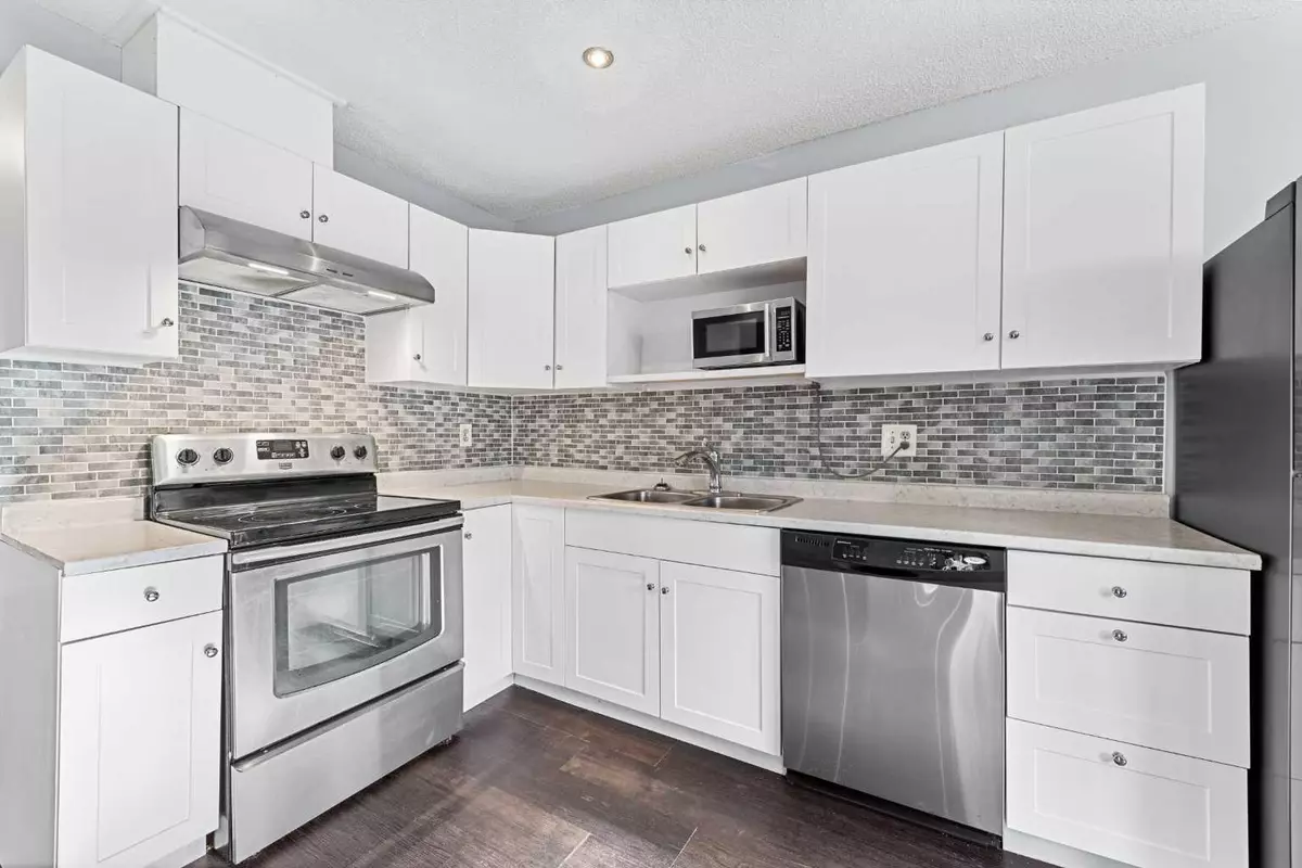 Calgary, AB T1Y 3A5,217 Pinestream PL NE