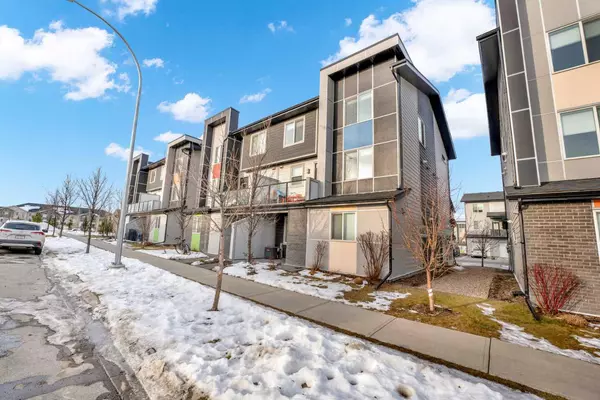 Calgary, AB T3N 1M6,135 Redstone NE #202