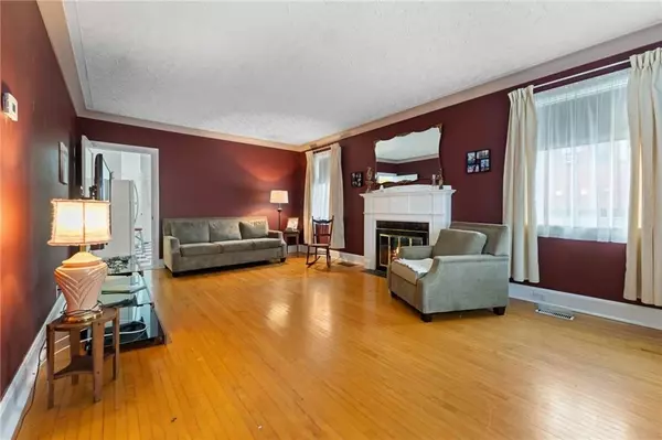 Renfrew, ON K8A 5T2,366 ISABELLA ST