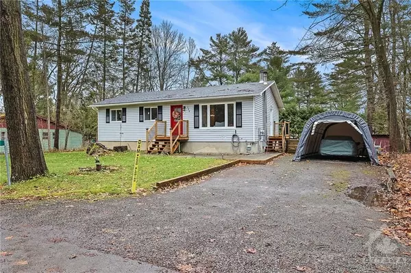 Constance Bay - Dunrobin - Kilmaurs - Woodlawn, ON K0A 3M0,196 MACMILLAN LN