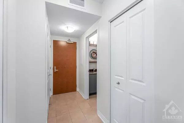 Lower Town - Sandy Hill, ON K1N 0B6,195 BESSERER ST #2408