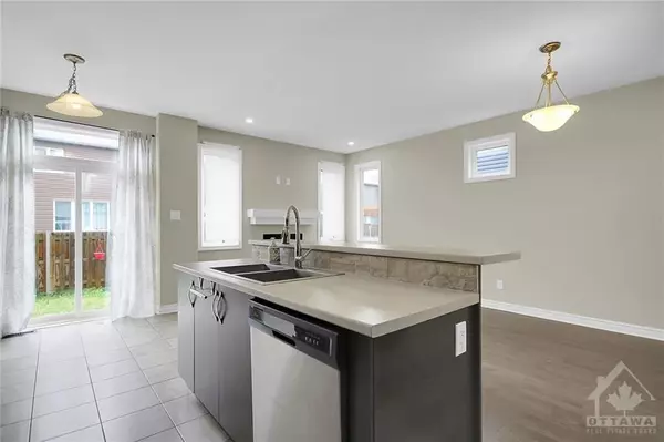 Barrhaven, ON K2C 3H2,660 LAURALEAF CRES