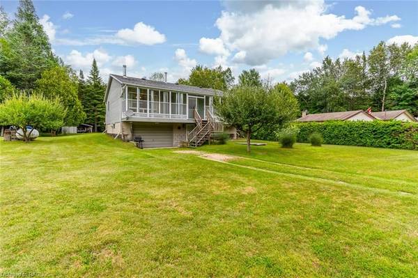 27 BELL DR, Northern Bruce Peninsula, ON N0H 1X0