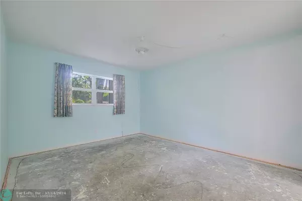 Lauderdale Lakes, FL 33313,5151 W Oakland Park Blvd  #106