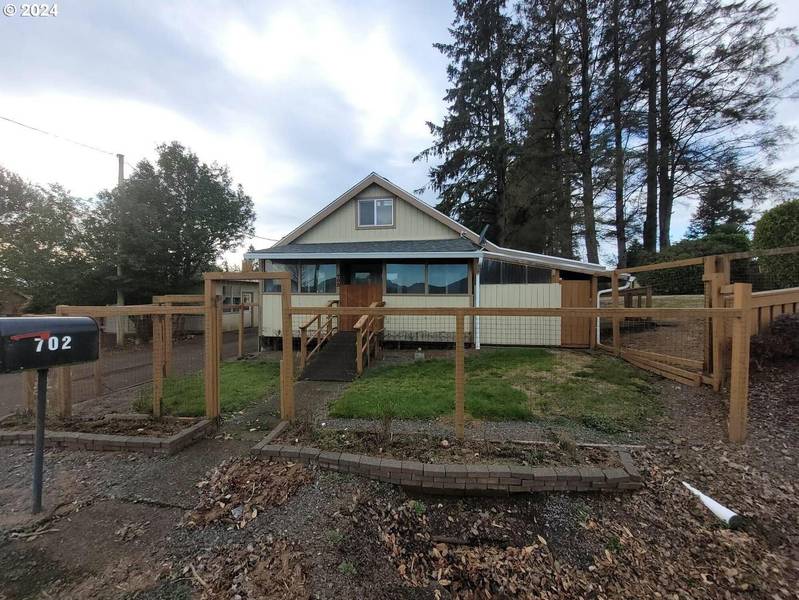 702 MAROLF LOOP RD, Tillamook, OR 97141