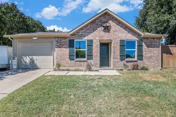 628 Black Hills Drive, Burleson, TX 76028