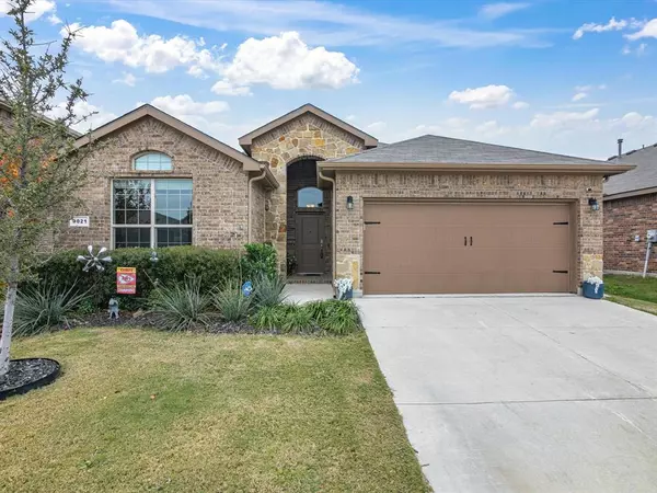 9021 Sycamore Leaf Drive, Fort Worth, TX 76179