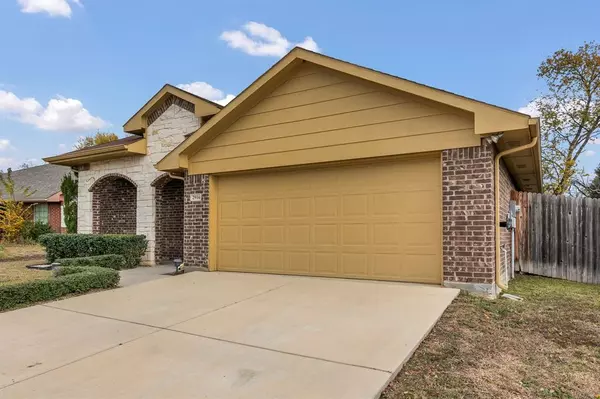 Fort Worth, TX 76111,2916 Pacifico Way