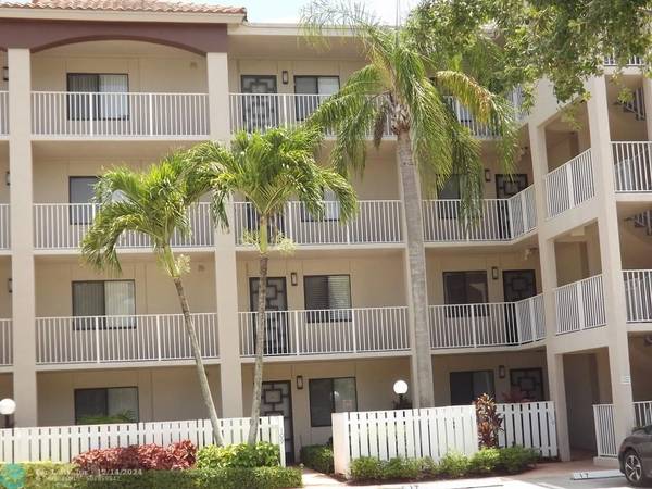 Delray Beach, FL 33484,6093 Pointe Regal Cir  #409