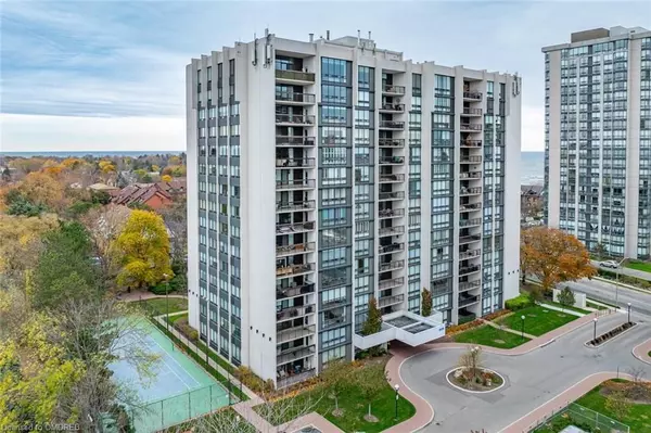 Oakville, ON L6L 5L5,2175 MARINE DR #202