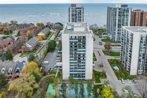 Oakville, ON L6L 5L5,2175 MARINE DR #202