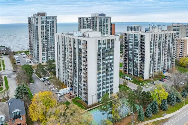 Oakville, ON L6L 5L5,2175 MARINE DR #202