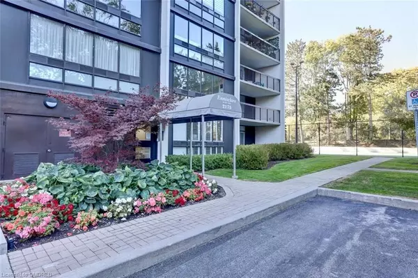 Oakville, ON L6L 5L5,2175 MARINE DR #202