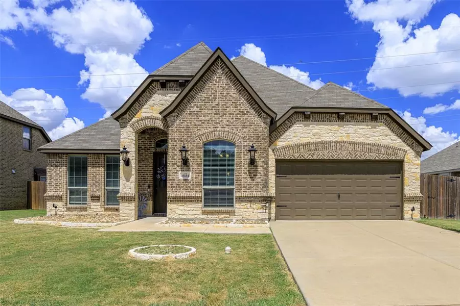 1534 Grassy Meadows Drive, Burleson, TX 76058