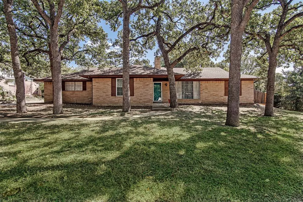 Burleson, TX 76028,2425 Sunset Lane