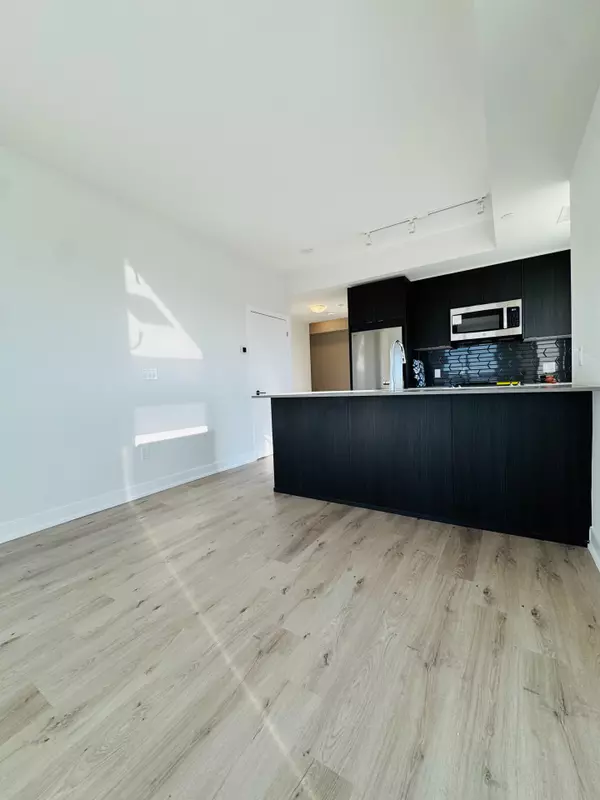 Mississauga, ON L5B 3M8,4130 Parkside Village DR #2601