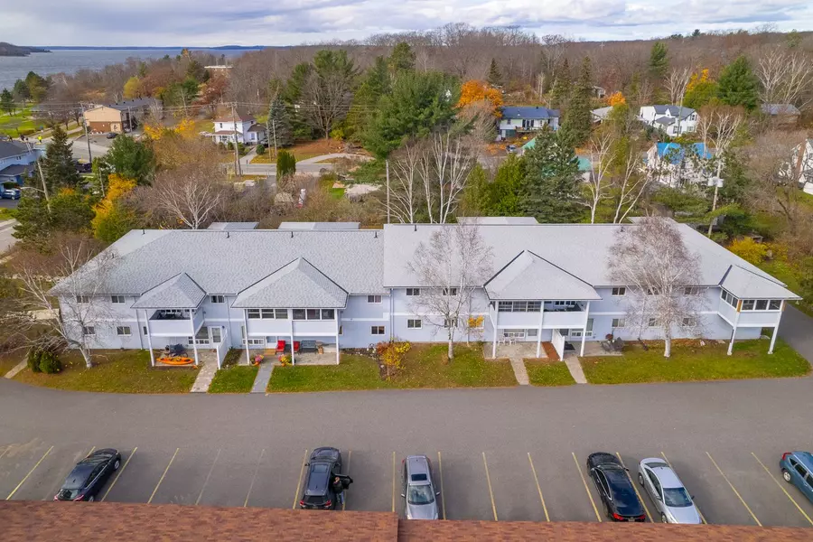 1 Georgian Bay AVE #105, Parry Sound, ON P2A 3B1