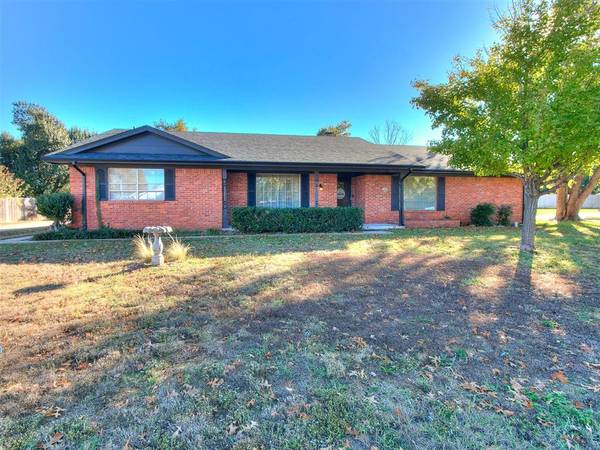 140 Sheridan Place, Chickasha, OK 73018