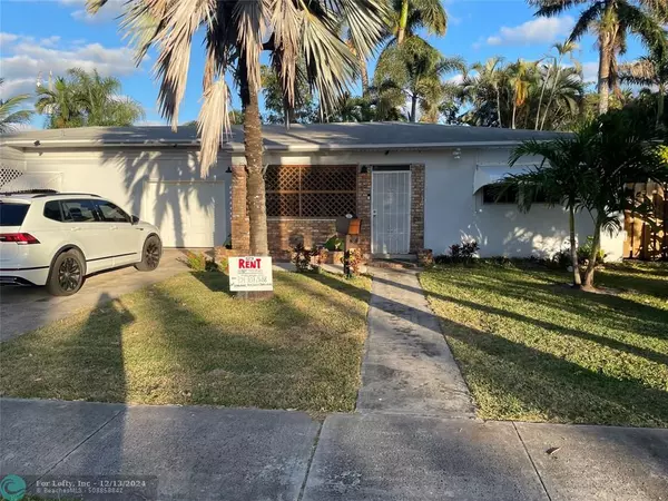 129 SE 2nd Ave, Dania Beach, FL 33004