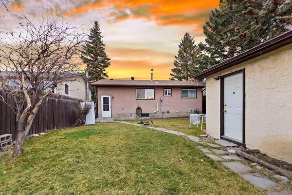 Calgary, AB T1Y 3Y4,6709 29 AVE Northeast