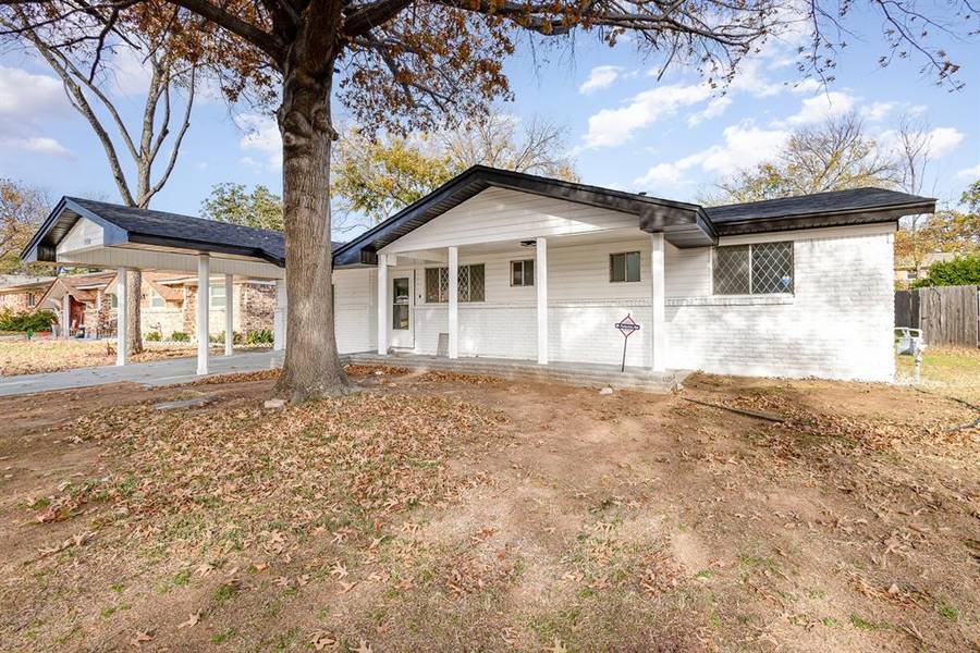 904 Dee Lane, Bedford, TX 76022