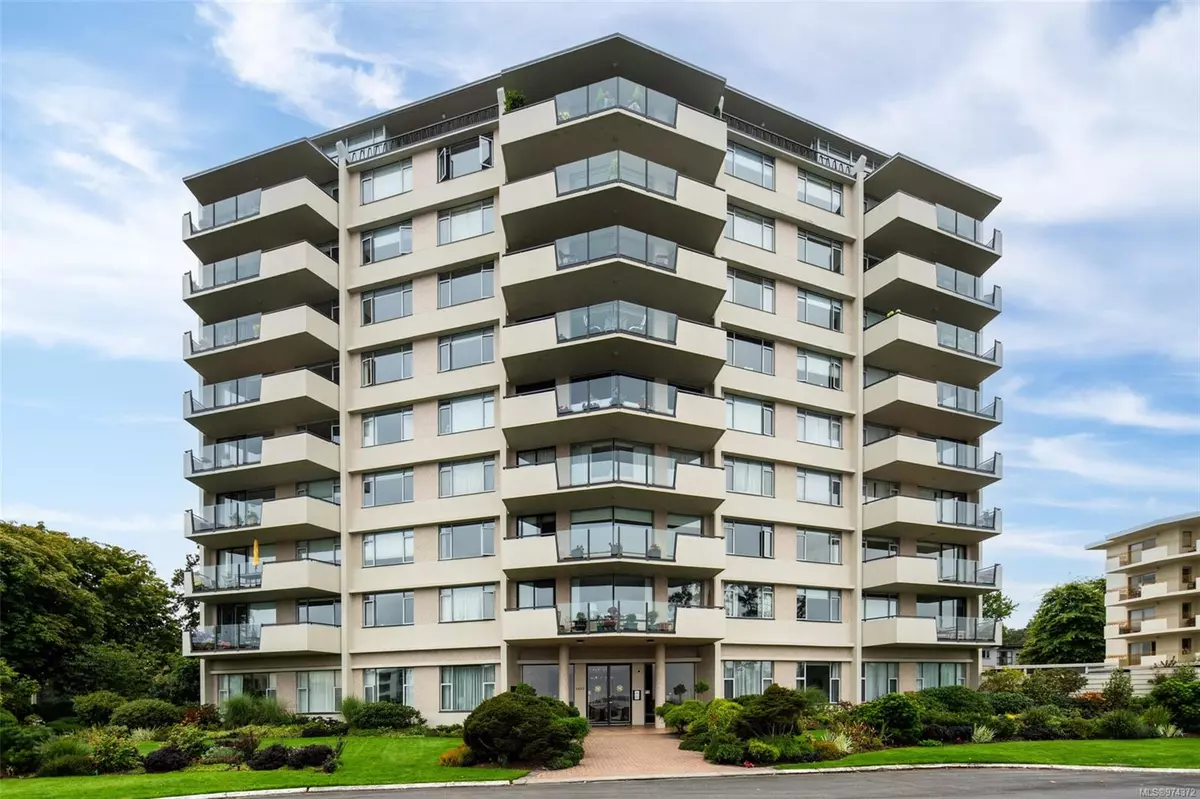 Oak Bay, BC V8S 2N8,1420 Beach Dr #203