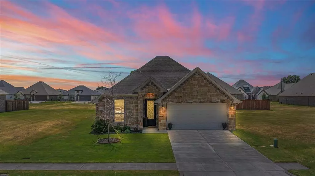 1321 Highland Park Circle, Granbury, TX 76048