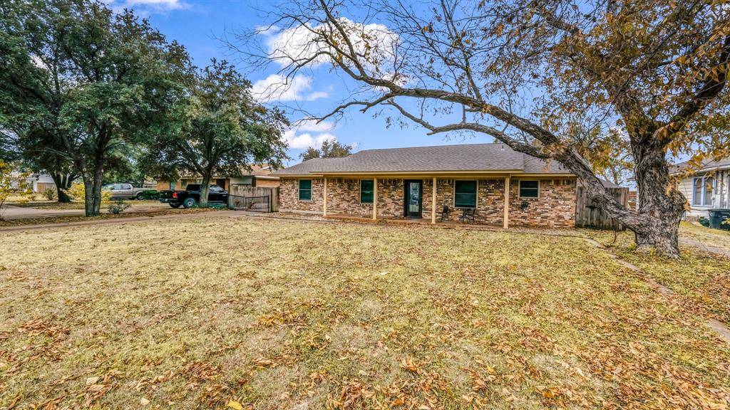 1307 Grand Avenue, Cleburne, TX 76033