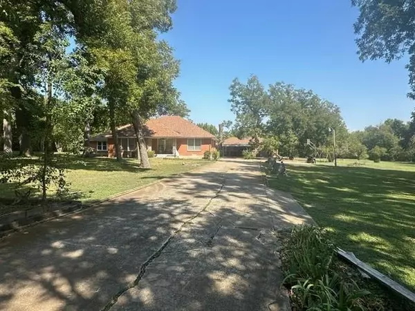 Wilmer, TX 75172,736 N Goode